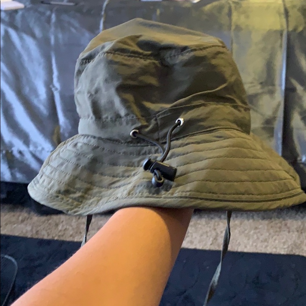Fishing bucket hat
